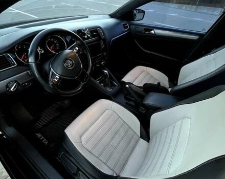 Красный Фольксваген Джетта, объемом двигателя 1.8 л и пробегом 175 тыс. км за 12200 $, фото 16 на Automoto.ua