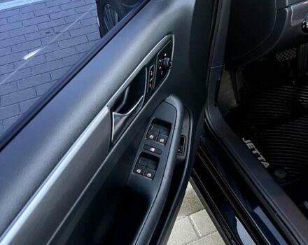 Красный Фольксваген Джетта, объемом двигателя 1.8 л и пробегом 175 тыс. км за 12200 $, фото 18 на Automoto.ua