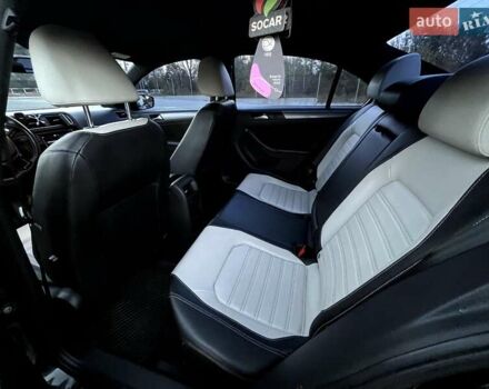 Красный Фольксваген Джетта, объемом двигателя 1.8 л и пробегом 175 тыс. км за 12200 $, фото 17 на Automoto.ua