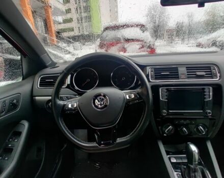 Красный Фольксваген Джетта, объемом двигателя 1.8 л и пробегом 139 тыс. км за 12500 $, фото 4 на Automoto.ua