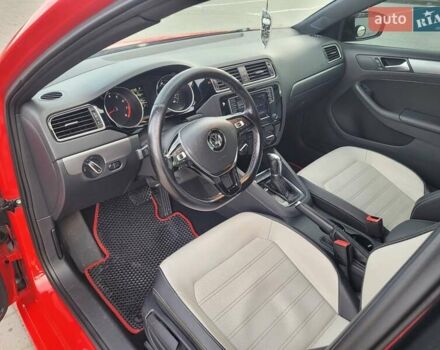 Фольксваген Джетта 2016 у Тернополі на Automoto.ua Червоний Фольксваген Джетта, об'ємом двигуна 1.8 л та пробігом 128 тис. км за 12200 $, фото 27 на Automoto.ua