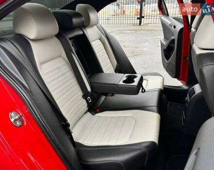 Красный Фольксваген Джетта, объемом двигателя 1.8 л и пробегом 135 тыс. км за 11300 $, фото 20 на Automoto.ua