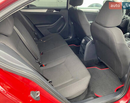 Червоний Фольксваген Джетта, об'ємом двигуна 1.4 л та пробігом 160 тис. км за 9950 $, фото 20 на Automoto.ua