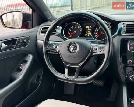 Красный Фольксваген Джетта, объемом двигателя 1.8 л и пробегом 135 тыс. км за 11300 $, фото 25 на Automoto.ua