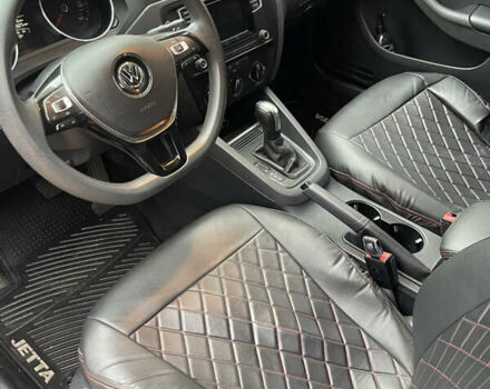 Красный Фольксваген Джетта, объемом двигателя 1.4 л и пробегом 85 тыс. км за 10900 $, фото 10 на Automoto.ua