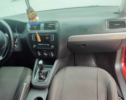 Красный Фольксваген Джетта, объемом двигателя 1.4 л и пробегом 97 тыс. км за 10900 $, фото 22 на Automoto.ua