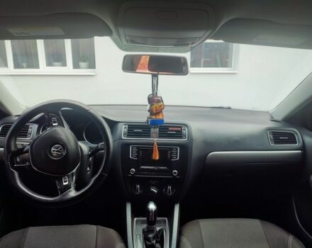 Красный Фольксваген Джетта, объемом двигателя 1.4 л и пробегом 97 тыс. км за 10900 $, фото 15 на Automoto.ua