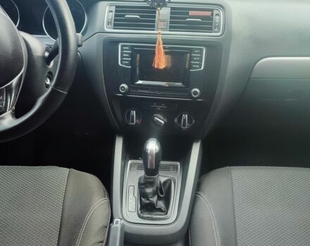 Красный Фольксваген Джетта, объемом двигателя 1.4 л и пробегом 97 тыс. км за 10900 $, фото 17 на Automoto.ua