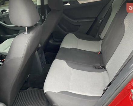 Червоний Фольксваген Джетта, об'ємом двигуна 1.4 л та пробігом 74 тис. км за 11499 $, фото 17 на Automoto.ua