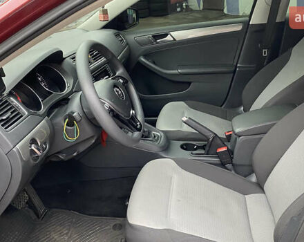 Червоний Фольксваген Джетта, об'ємом двигуна 1.4 л та пробігом 74 тис. км за 11499 $, фото 16 на Automoto.ua