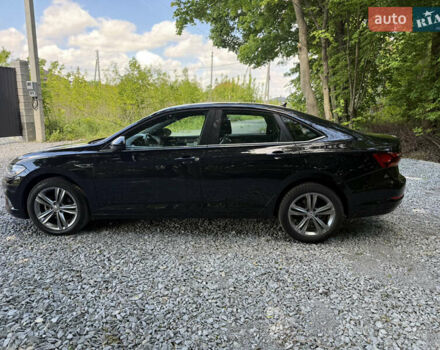 Фольксваген Джетта 2018 в Ровно на Automoto.ua Красный Фольксваген Джетта, объемом двигателя 1.4 л и пробегом 102 тыс. км за 14000 $, фото 4 на Automoto.ua