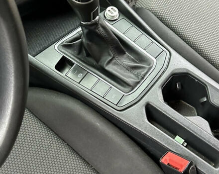 Красный Фольксваген Джетта, объемом двигателя 1.4 л и пробегом 154 тыс. км за 9990 $, фото 24 на Automoto.ua