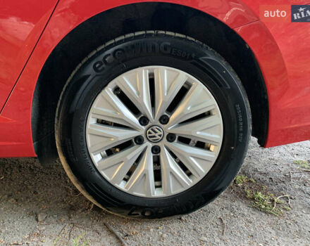 Фольксваген Джетта 2018 в Львове на Automoto.ua Красный Фольксваген Джетта, объемом двигателя 1.4 л и пробегом 161 тыс. км за 12700 $, фото 2 на Automoto.ua