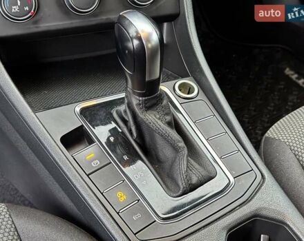 Красный Фольксваген Джетта, объемом двигателя 1.4 л и пробегом 84 тыс. км за 14000 $, фото 39 на Automoto.ua