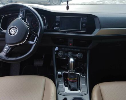 Фольксваген Джетта 2019 в Чернигове на Automoto.ua Красный Фольксваген Джетта, объемом двигателя 1.4 л и пробегом 57 тыс. км за 13000 $, фото 3 на Automoto.ua