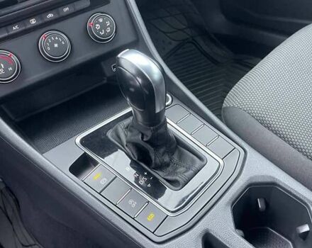 Красный Фольксваген Джетта, объемом двигателя 1.4 л и пробегом 84 тыс. км за 14500 $, фото 19 на Automoto.ua