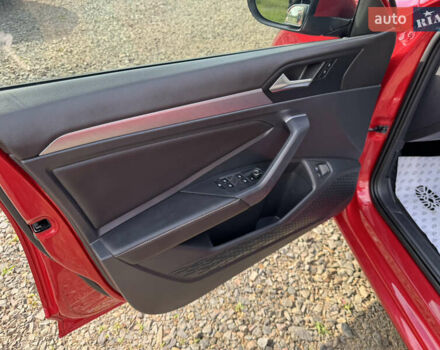 Червоний Фольксваген Джетта, об'ємом двигуна 1.5 л та пробігом 75 тис. км за 18800 $, фото 24 на Automoto.ua