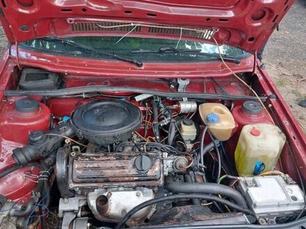 Красный Фольксваген Джетта, объемом двигателя 1.3 л и пробегом 200 тыс. км за 1000 $, фото 1 на Automoto.ua