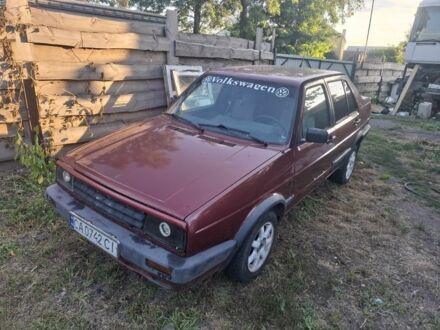 Красный Фольксваген Джетта, объемом двигателя 1.3 л и пробегом 300 тыс. км за 650 $, фото 1 на Automoto.ua