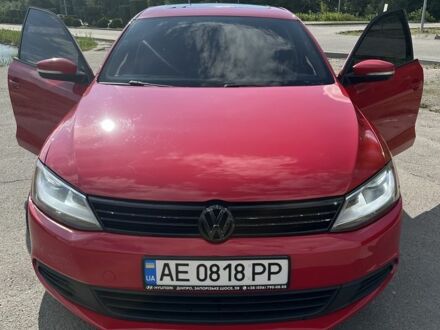 Фольксваген Джетта 2011 в Днепре (Днепропетровске) на Automoto.ua Красный Фольксваген Джетта, объемом двигателя 2.5 л и пробегом 296 тыс. км за 7600 $, фото 1 на Automoto.ua