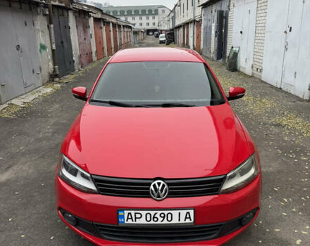 Красный Фольксваген Джетта, объемом двигателя 2.5 л и пробегом 248 тыс. км за 6800 $, фото 1 на Automoto.ua