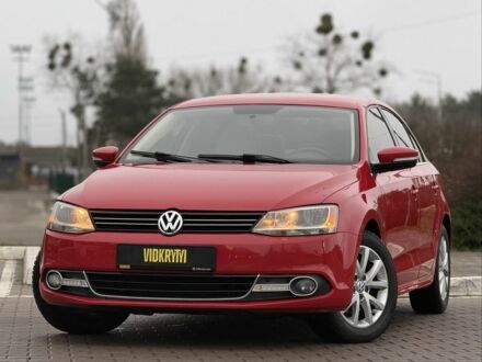 Красный Фольксваген Джетта, объемом двигателя 1.8 л и пробегом 208 тыс. км за 9850 $, фото 1 на Automoto.ua
