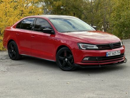 Красный Фольксваген Джетта, объемом двигателя 1.8 л и пробегом 179 тыс. км за 11000 $, фото 1 на Automoto.ua