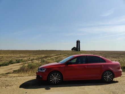 Красный Фольксваген Джетта, объемом двигателя 1.8 л и пробегом 139 тыс. км за 12500 $, фото 1 на Automoto.ua