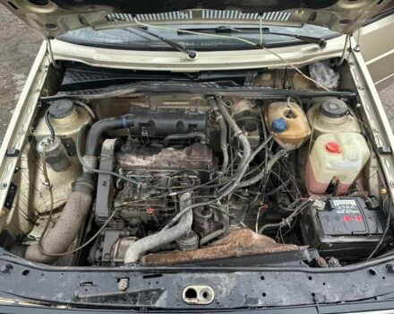 Желтый Фольксваген Джетта, объемом двигателя 1.6 л и пробегом 368 тыс. км за 950 $, фото 5 на Automoto.ua