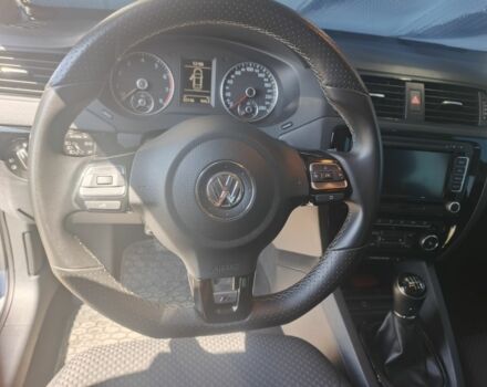 Серый Фольксваген Джетта, объемом двигателя 1.4 л и пробегом 84 тыс. км за 11500 $, фото 5 на Automoto.ua