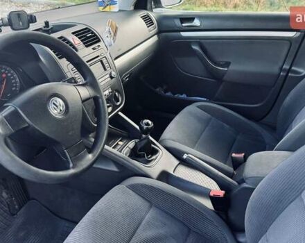 Сірий Фольксваген Джетта, об'ємом двигуна 1.6 л та пробігом 290 тис. км за 5000 $, фото 4 на Automoto.ua