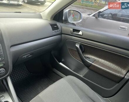 Серый Фольксваген Джетта, объемом двигателя 1.6 л и пробегом 230 тыс. км за 4200 $, фото 6 на Automoto.ua