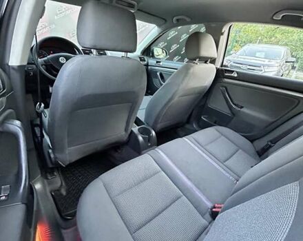 Сірий Фольксваген Джетта, об'ємом двигуна 1.6 л та пробігом 255 тис. км за 6500 $, фото 22 на Automoto.ua