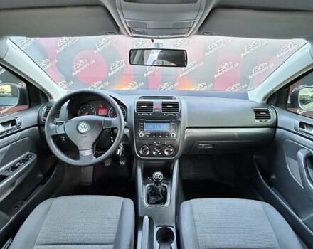 Сірий Фольксваген Джетта, об'ємом двигуна 1.6 л та пробігом 255 тис. км за 6500 $, фото 15 на Automoto.ua