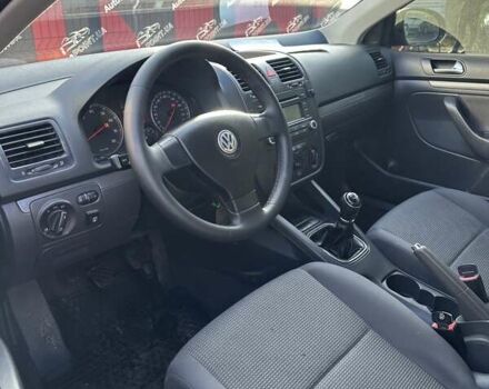 Сірий Фольксваген Джетта, об'ємом двигуна 1.6 л та пробігом 255 тис. км за 6200 $, фото 21 на Automoto.ua
