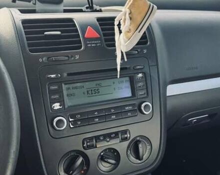 Сірий Фольксваген Джетта, об'ємом двигуна 1.6 л та пробігом 290 тис. км за 5000 $, фото 1 на Automoto.ua