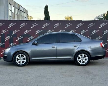 Сірий Фольксваген Джетта, об'ємом двигуна 1.6 л та пробігом 255 тис. км за 6500 $, фото 4 на Automoto.ua