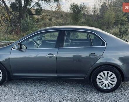 Сірий Фольксваген Джетта, об'ємом двигуна 1.6 л та пробігом 290 тис. км за 5000 $, фото 9 на Automoto.ua