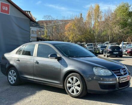 Серый Фольксваген Джетта, объемом двигателя 1.6 л и пробегом 310 тыс. км за 5590 $, фото 2 на Automoto.ua