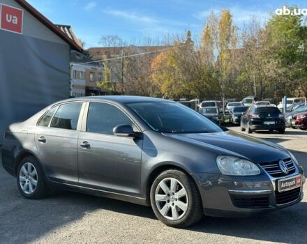 Сірий Фольксваген Джетта, об'ємом двигуна 1.6 л та пробігом 310 тис. км за 5590 $, фото 2 на Automoto.ua