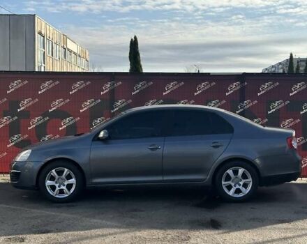 Сірий Фольксваген Джетта, об'ємом двигуна 1.6 л та пробігом 255 тис. км за 6200 $, фото 4 на Automoto.ua