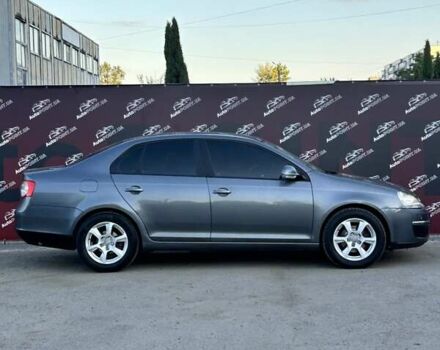 Сірий Фольксваген Джетта, об'ємом двигуна 1.6 л та пробігом 255 тис. км за 6500 $, фото 3 на Automoto.ua