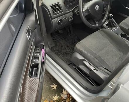 Серый Фольксваген Джетта, объемом двигателя 1.6 л и пробегом 230 тыс. км за 4200 $, фото 5 на Automoto.ua