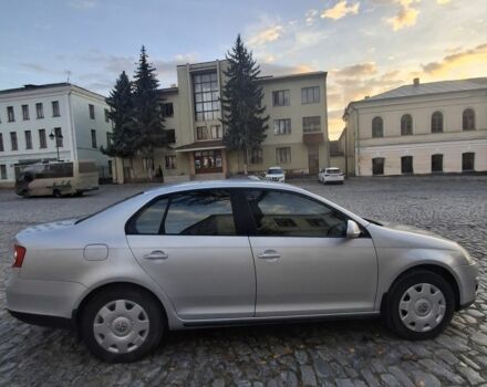 Фольксваген Джетта 2006 в Каменце-Подольском на Automoto.ua Серый Фольксваген Джетта, объемом двигателя 1.6 л и пробегом 290 тыс. км за 4799 $, фото 4 на Automoto.ua