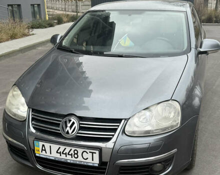 Сірий Фольксваген Джетта, об'ємом двигуна 1.6 л та пробігом 292 тис. км за 4700 $, фото 3 на Automoto.ua