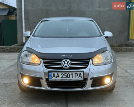 Серый Фольксваген Джетта, объемом двигателя 1.6 л и пробегом 250 тыс. км за 5750 $, фото 1 на Automoto.ua