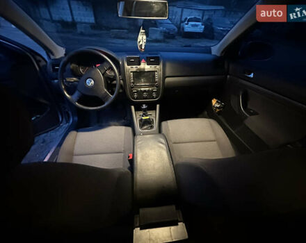 Сірий Фольксваген Джетта, об'ємом двигуна 1.6 л та пробігом 83 тис. км за 7800 $, фото 5 на Automoto.ua