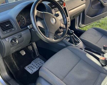 Серый Фольксваген Джетта, объемом двигателя 1.6 л и пробегом 250 тыс. км за 5100 $, фото 1 на Automoto.ua