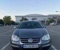 Сірий Фольксваген Джетта, об'ємом двигуна 1.6 л та пробігом 150 тис. км за 5500 $, фото 1 на Automoto.ua