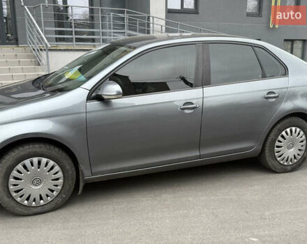 Сірий Фольксваген Джетта, об'ємом двигуна 1.6 л та пробігом 292 тис. км за 4700 $, фото 9 на Automoto.ua